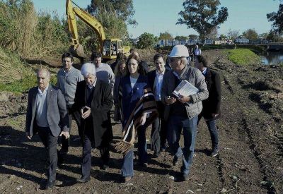 Vidal recorri� obras hidr�ulicas en un arroyo de San Fernando