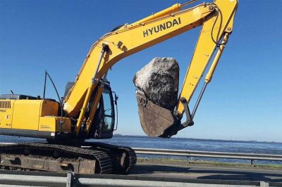 Realizan trabajos de contenci�n sobre la Ruta Nacional 188 