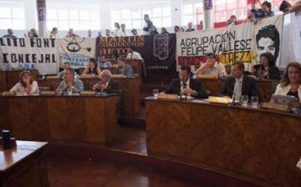 Repudiaron la irrupci�n armada de polic�as en el ENAM