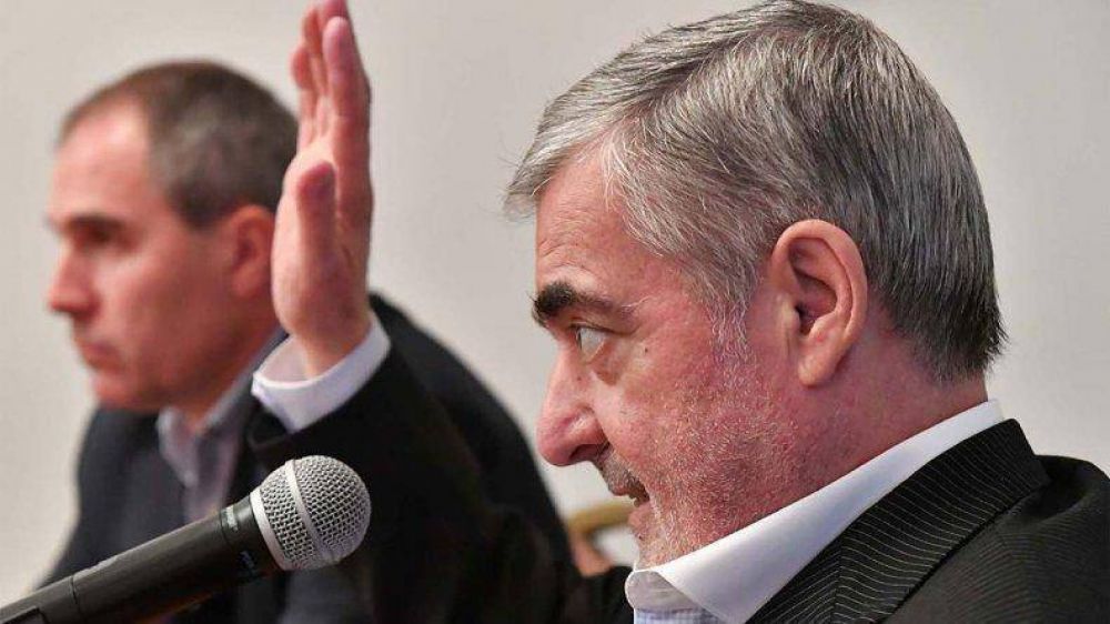 El gobernador tild� a Aranguren como un ministro 