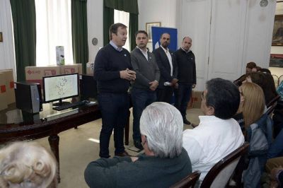 Informatizan los Centros de Atenci�n Primaria de Salud