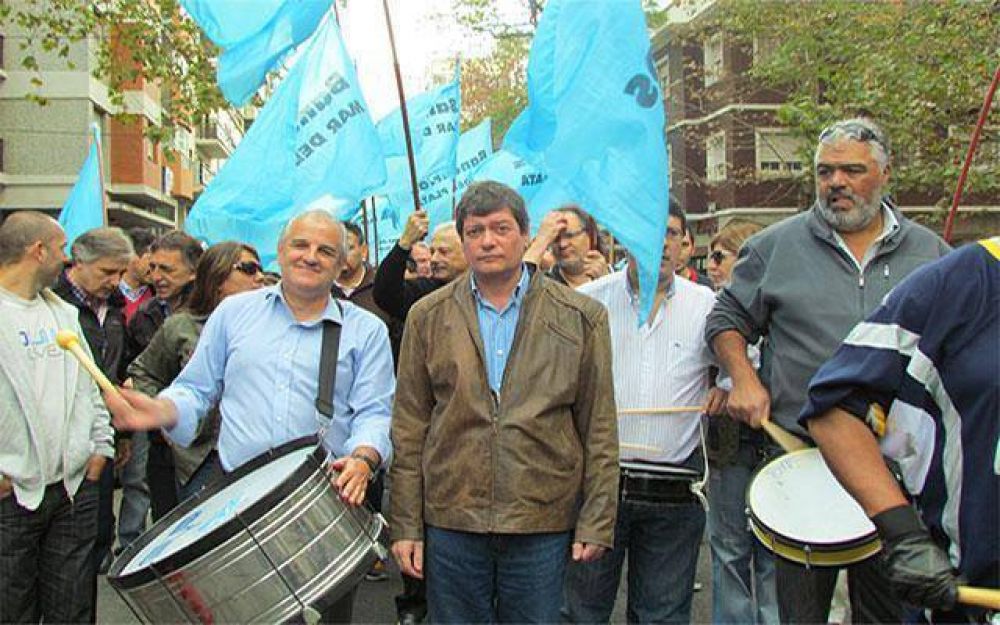 Bancarios protestaron ante el cierre de sucursales en el HSBC