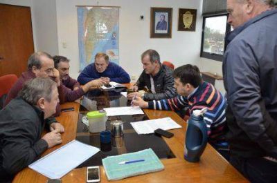Vialidad Provincial de La Pampa acuerda trabajos para realizar en la red caminera a ra�z de las inundaciones