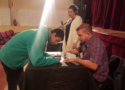 La Municipalidad de Ramallo entreg� 271 becas a estudiantes de todo el distrito