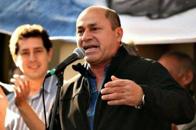 Gui�o de un intendente K a Randazzo: �El Flaco no es de los que defraudaron levantando la manito�