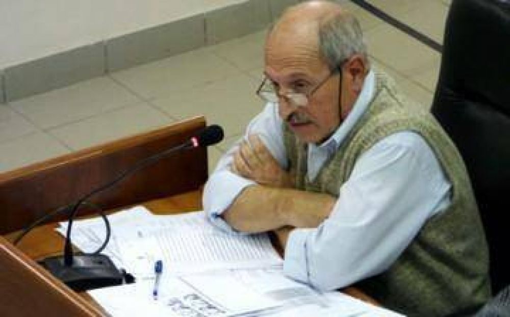  Laguzzi: �Todo lo que es p�blico debe seguir siendo p�blico�