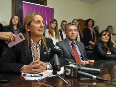La ministra de Salud, en contra de los que quieren politizar el caso Pr�volo