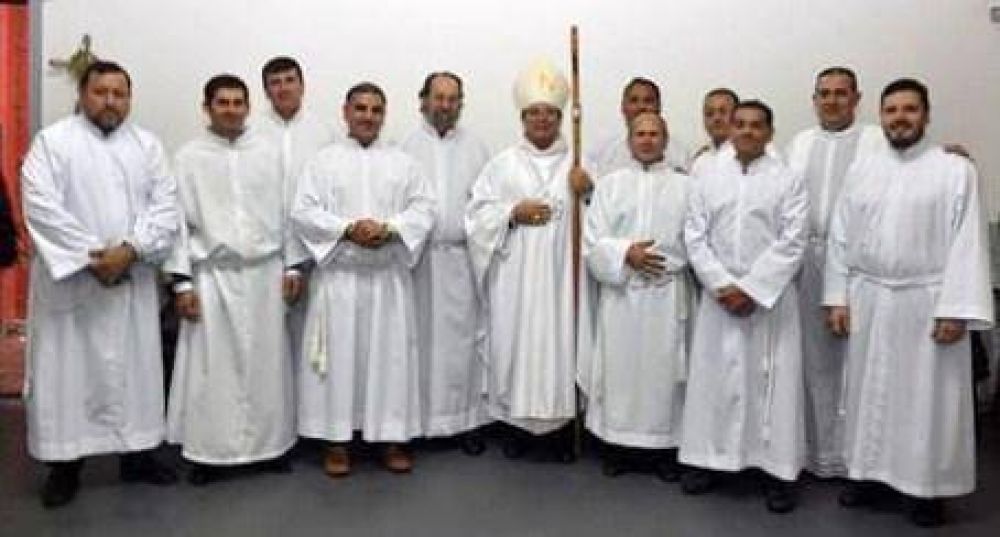 Obispo de Quilmes orden 11 nuevos diconos