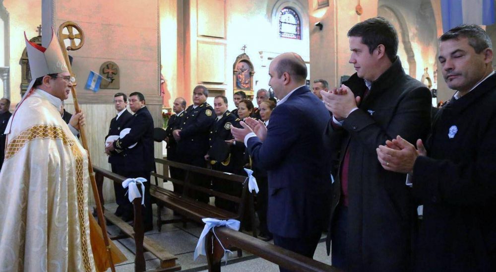25 de mayo: El presidente del Concejo Deliberante encabez el Tedeum en la Catedral de Quilmes