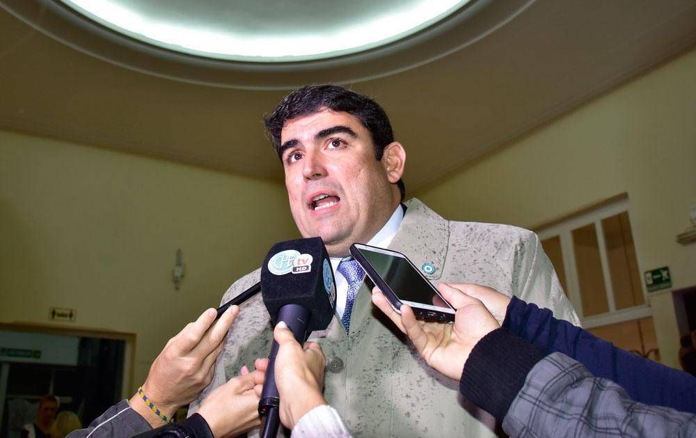 El Gobierno intenta poner pa�os fr�os ante el desaf�o de Tierno