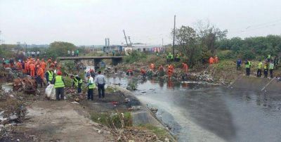 El Municipio colabor� con la Provincia en las tareas de limpieza del Zanj�n Jos� Le�n Su�rez Norte
