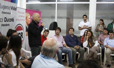 Ducot� reuni� a la juventud de Cambiemos