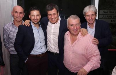 Manes, en una cena solidaria tras los ruidos por su postulaci�n