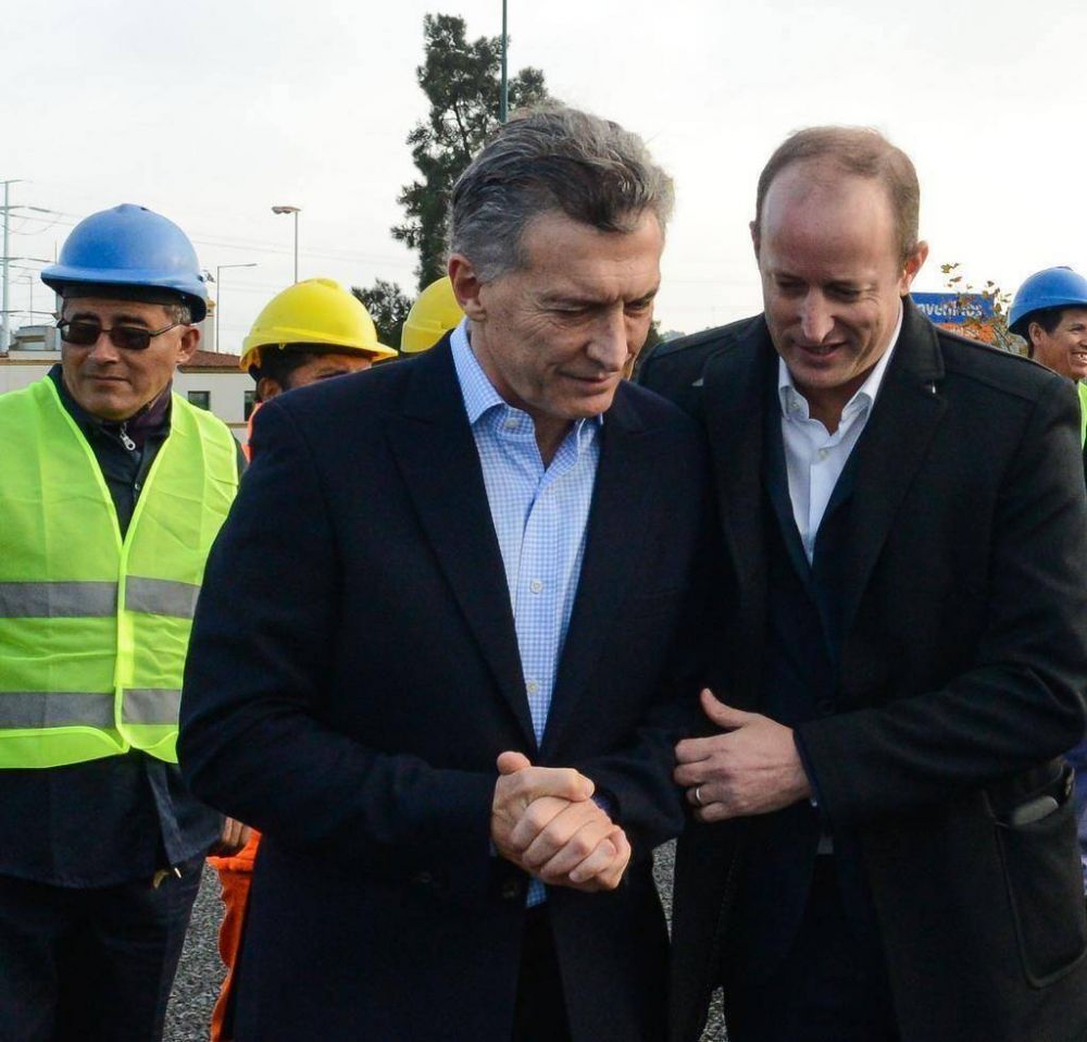 Macri, en campa�a, con un gui�o al peronismo