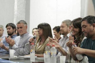Diana Conti arremeti� contra sus propios concejales en Vicente L�pez