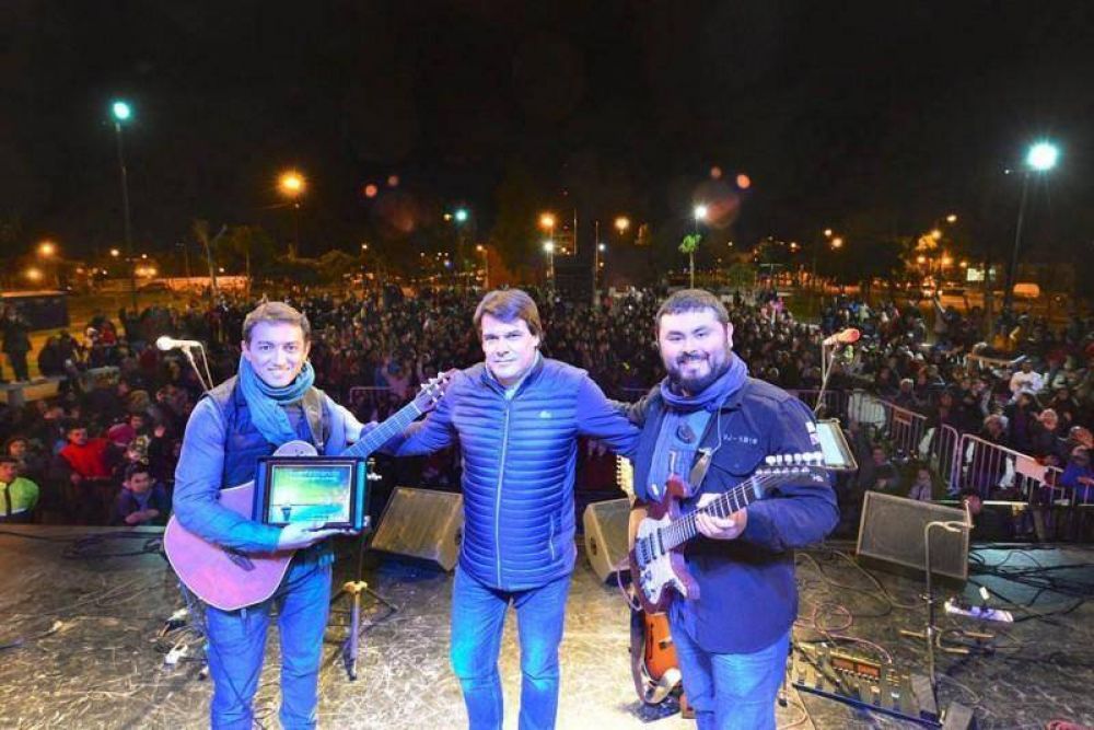 San Fernando celebr� el D�a de la Patria con el gran show del d�o Orellana-Lucca