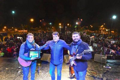 San Fernando celebr� el D�a de la Patria con el gran show del d�o Orellana-Lucca