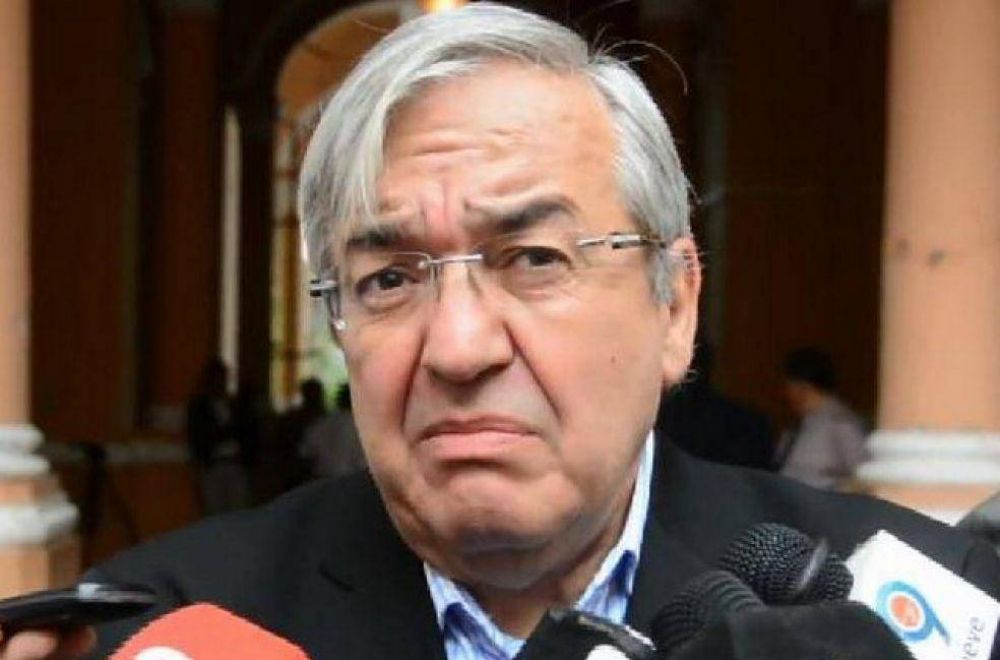 Godoy arremeti� contra los municipios