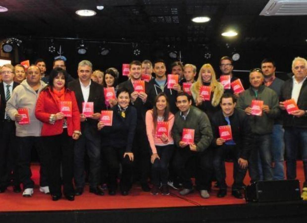 Lanzaron la Libreta de Salud Deportiva para m�s de 20 mil estudiantes