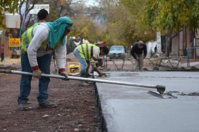 Hay al menos 70 cuadras en obra en calles del Gran Mendoza