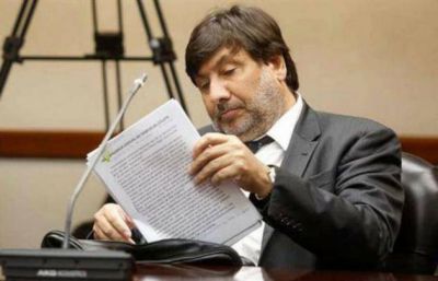 Freiler consigue voto clave y se posterga el juicio pol�tico