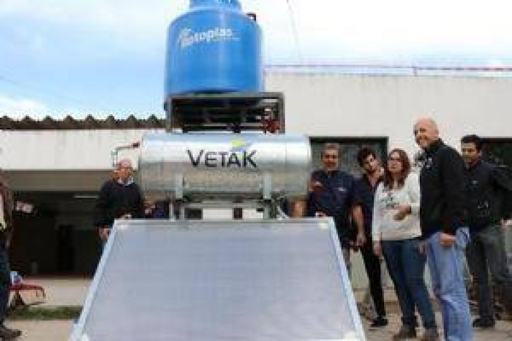 La T�cnica 2, con panel solar