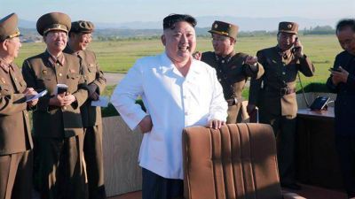 Donald Trump reacciona tras los misiles de Kim Jong-un y manda dos aviones bombarderos