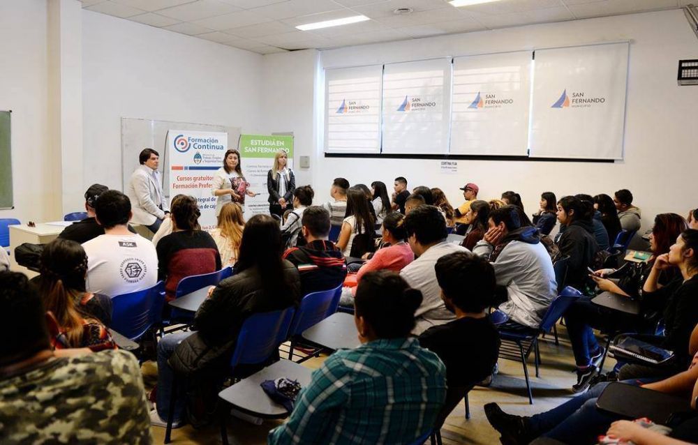 En el CUM de San Fernando, los j�venes se capacitan gratuitamente para conseguir su primer empleo