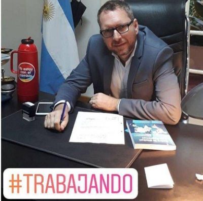 JUAN MANUEL HOLZ: �SIGO SIENDO DIRECTOR DE MIGRACIONES�