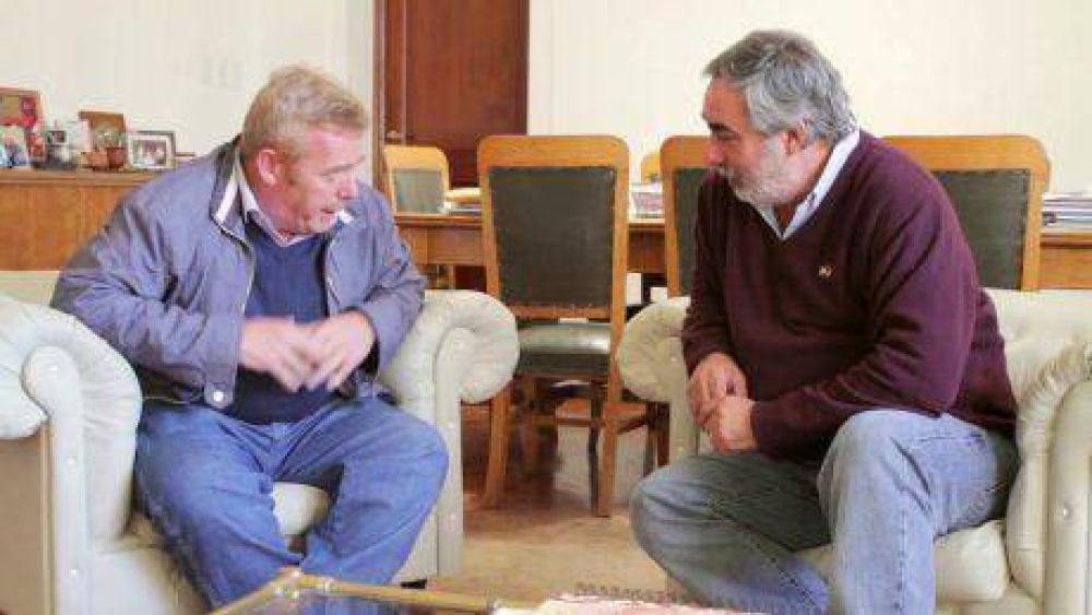 El intendente de Trenque Lauquen calific� de injusto el cuestionamiento al secretario de Producci�n