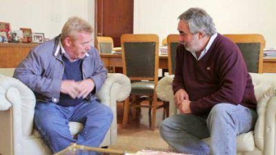 El intendente de Trenque Lauquen calific� de injusto el cuestionamiento al secretario de Producci�n