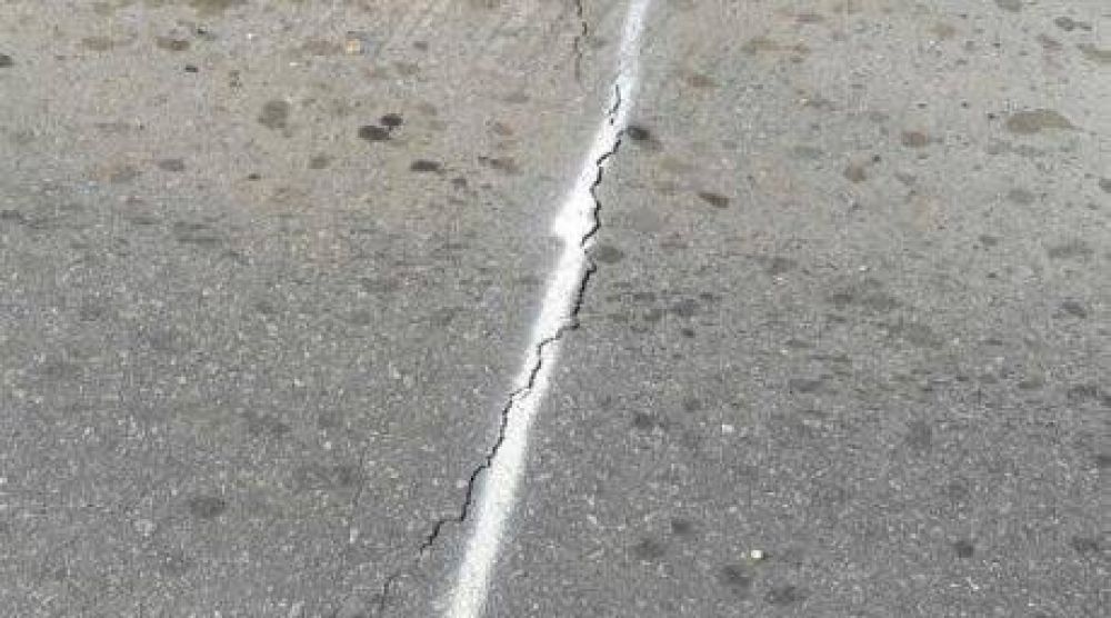 El agua provoc� que se presentaran fisuras en la Ruta Nacional 188, distrito de Jun�n
