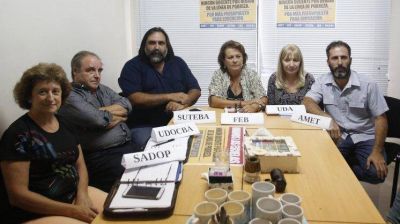 A un mes de la �ltima reuni�n salarial, docentes amenazan con paros
