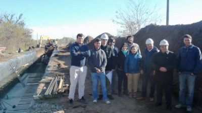 Salom�n visit� la obra para el barrio 31 de julio y desag�es pluviales