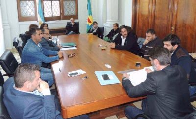 Paritarias: a la espera de una oferta, municipales se re�nen con el Ejecutivo