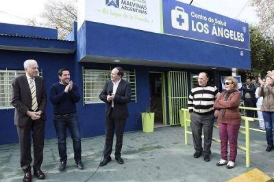 Nardini y el Dr Cormillot presentaron la renovaci�n integral de un centro de salud en Malvinas Argentinas