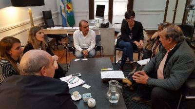 S�nchez gestion� nuevas viviendas y la visita de AcercArte en setiembre