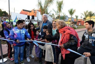 Andreotti inaugur� la plaza �El Pueblito� en San Fernando