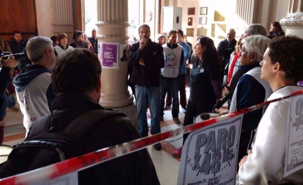 Con presencia olavarriense judiciales marcharon en La Plata