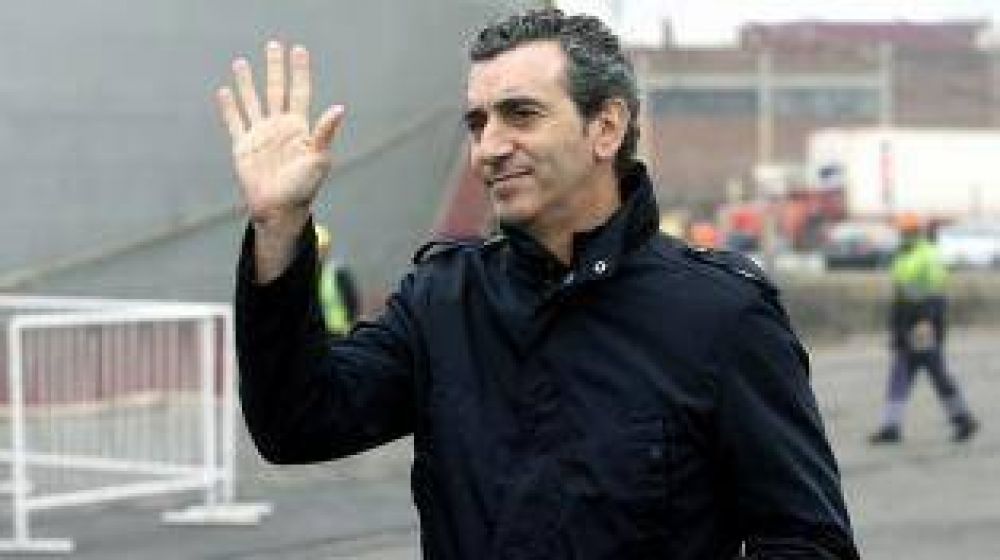 Randazzo desafi� a Espinoza y recorri� una f�brica de zapatos de La Matanza