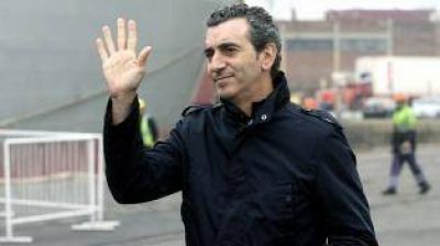 Randazzo desafi� a Espinoza y recorri� una f�brica de zapatos de La Matanza