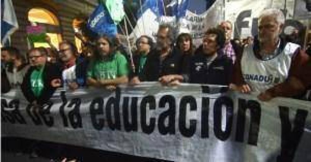 El Gobierno bonaerense otorgara un nuevo aumento a los docentes