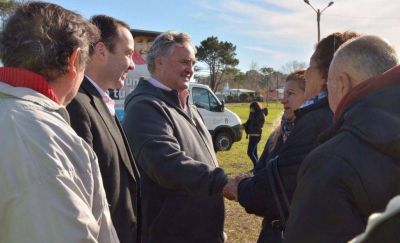 De la Torre y Fiorini recorrieron el barrio Felix U. Camet