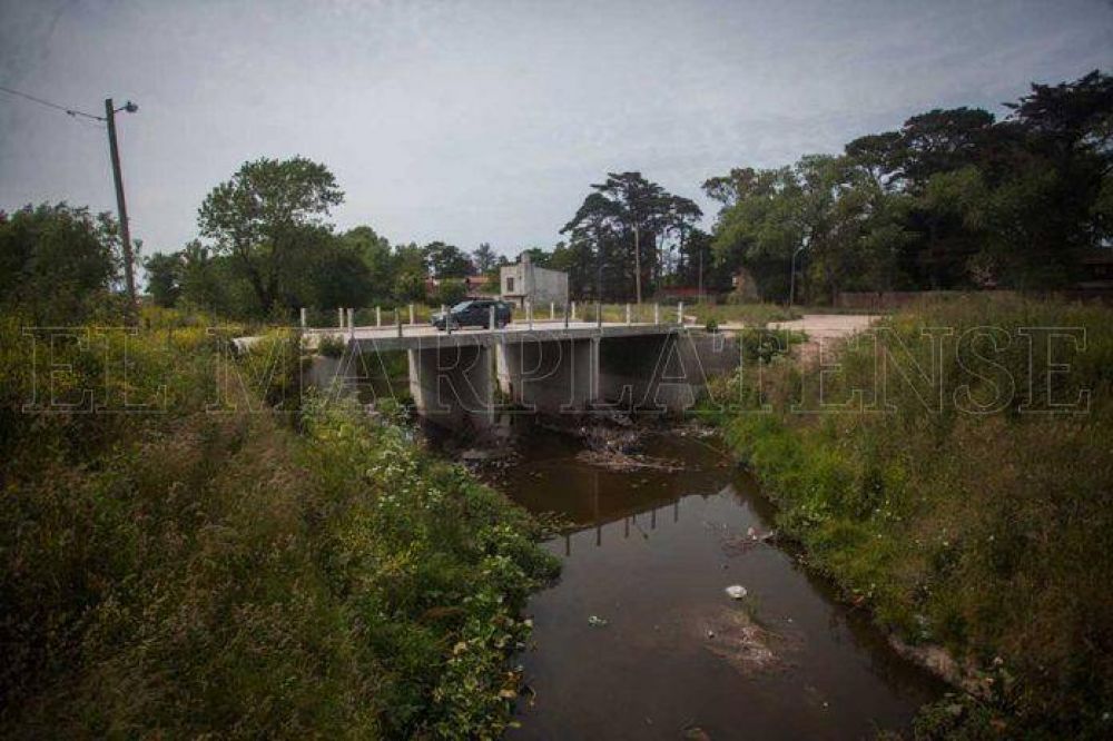 Se licitar� en 60 d�as un plan de obras para el arroyo La Tapera