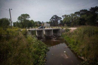 Se licitar� en 60 d�as un plan de obras para el arroyo La Tapera