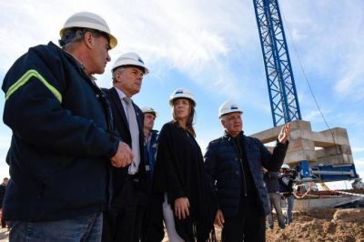 Vidal visit� la obra de ampliaci�n de una planta de l�quidos cloacales en Bah�a Blanca
