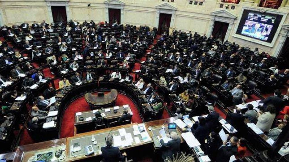 Oficialistas, kirchneristas y massistas se cruzaron por el aumento de los ingresos