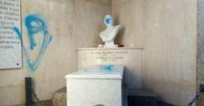 Vandalizaron el mausoleo de Raúl Alfonsín