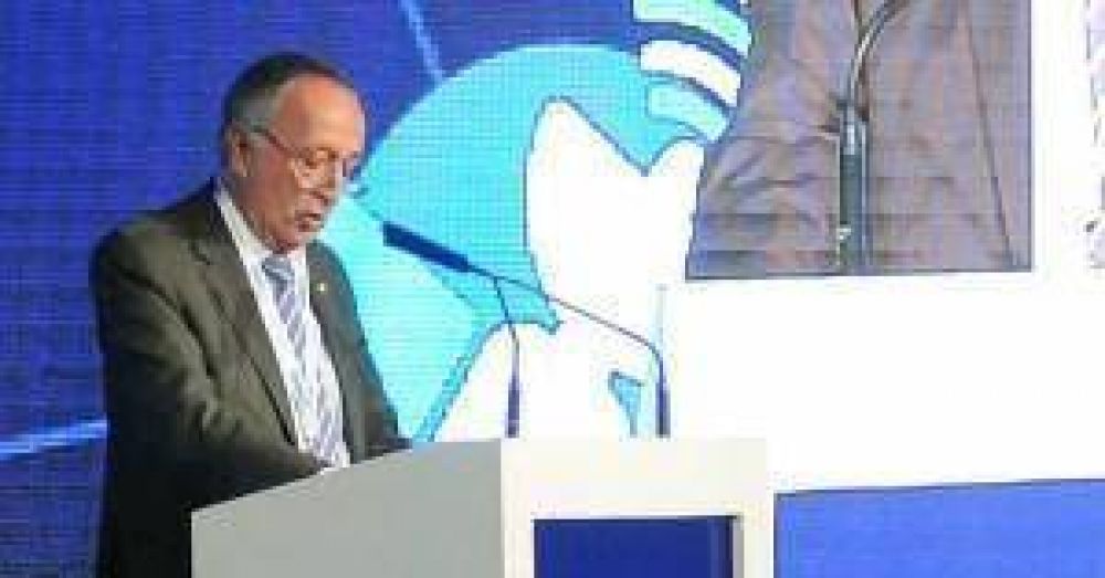 El presidente de la UIA dijo que luego de 15 meses la industria se est� recuperando