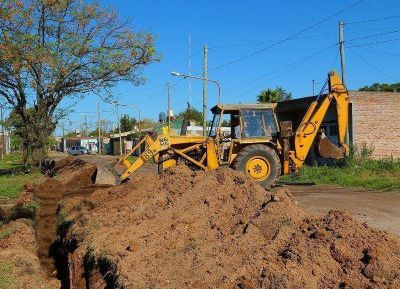Ampliaci�n de la red de agua en los barrios 12 de octubre y Parodi